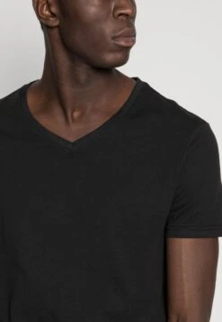 Pier One 5 Pack - T-Shirt Basic - White/Blue/Black -Pier One 04339dc8a41b4f87892bcf5988fa14bc scaled