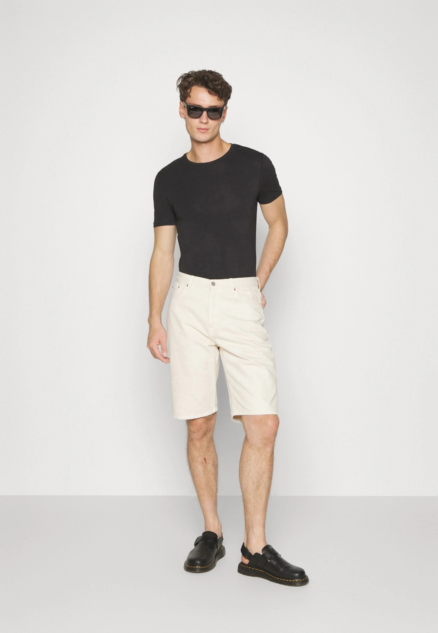 Pier One 3 Pack Muscle Fit- T-Shirt Basic - Black 1 Pier One 3 Pack Muscle Fit- T-Shirt Basic - Black