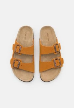 Pier One Leather Unisex - Pantoffels - Cognac -Pier One 0a90b3f5ba3a4e3880ec5567c19f8d23 scaled