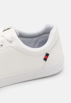 Pier One Unisex - Sneakers Laag - White -Pier One 1e08045fec014ab382da64da74b462a7 scaled