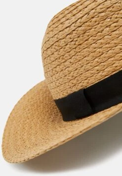 Pier One Hoed - Tan -Pier One 21c461c70d804f70bce6618c9777c904 scaled