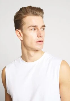 Pier One 3 Pack - T-Shirt Basic - Grey/White/Black -Pier One 21dde7acbf5b42698638ca153e5020d5 scaled