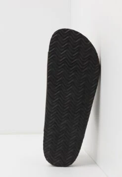 Pier One Unisex - Pantoffels - Brown -Pier One 23e143c048ee4fd8b5e22a3556ccfbfb scaled