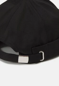 Pier One Muts - Black -Pier One 242bb431518647b4b9c15b1330b4a861 scaled