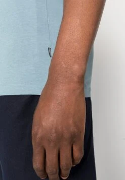 Pier One 3 Pack - Top - Green / White / Light Blue -Pier One 29f39afdef874d188f9d8b60e420a81b scaled