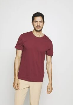 Pier One 5 Pack - T-Shirt Basic - White/Black/Bordeaux -Pier One 2fc714c658264236bc60bc890a8bf788 scaled