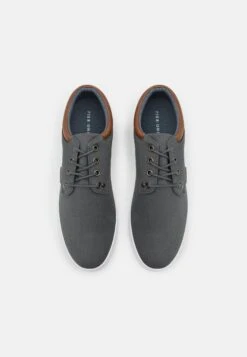 Pier One Unisex - Sneakers Laag - Grey -Pier One 300f1aa95a2a4579b4a07e57470c9afc scaled