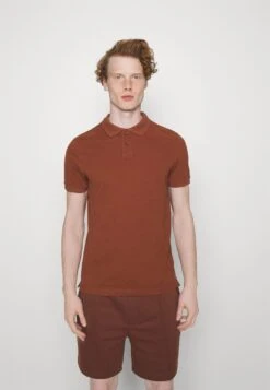 Pier One 3 Pack - Poloshirt - Dark Blue/Brown/Beige 11 Pier One 3 Pack - Poloshirt - Dark Blue/Brown/Beige -Pier One 30b02f09cee844f6b672c42c166c8db8 scaled