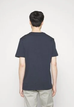 Pier One Cocktail Tee- T-Shirt Print - 503 - Dark Blue -Pier One 38497a2249dd47d5ae90f41ac9c92d30 scaled