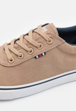 Pier One Unisex - Sneakers Laag - Brown -Pier One 3d8d930a9d594a348d328f3c83bbc354 scaled