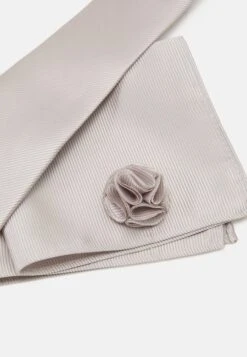 Pier One Set - Overige Accessoires - Silver -Pier One 452e98d41bb04aa69987b4e354cb6b93 scaled