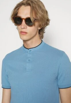 Pier One T-Shirt Basic - Light Blue 9 Pier One T-Shirt Basic - Light Blue -Pier One 456fe74b3a0247ada5ec82d4c6c9d7ce scaled