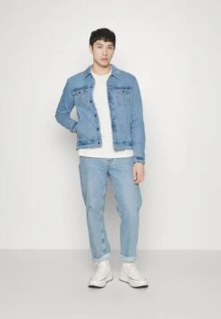 Pier One -Pier One 45b3ce468f7d49d381409f03ac168aa2 scaled