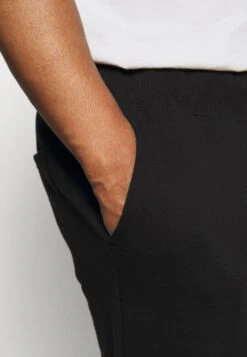 Pier One Trainingsbroek - Black -Pier One 48575df4872548bba79fbbedbf1abb19 scaled