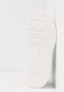 Pier One Sneakers Hoog - Black/White -Pier One 52b5e07059e148baa03e0194b33ba8c5 scaled