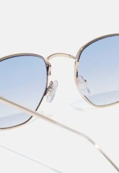 Pier One Unisex - Zonnebril - Light Blue -Pier One 5579151b1f8843b1ac6ca84bcea681e0 scaled