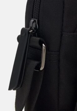 Pier One Unisex - Schoudertas - Black -Pier One 6015a635267a4538aeda73eaf2b65393 scaled