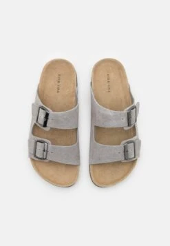 Pier One Leather Unisex - Pantoffels - Grey -Pier One 6e172422b00e484a8ac21c5f565af9d6 scaled