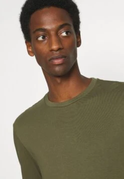 Pier One Longsleeve - Black/Dark Grey/Olive -Pier One 74db2bd0cf184eec91d2263c1009cdf1 scaled