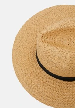 Pier One Hoed - Tan -Pier One 7ee740b7dc434d0b911d1fe4cc0fb4b3 scaled