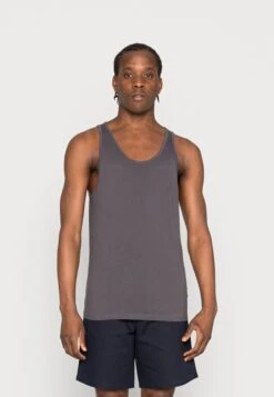 Pier One 3 Pack - Top - Dark Grey / Green / Bordeaux -Pier One 7fcffc73844c47c5b3589745f6318c28 scaled