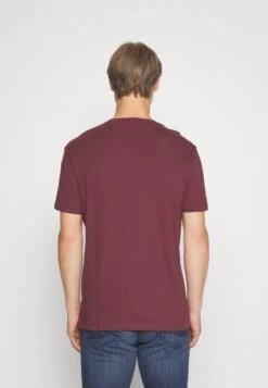 Pier One 5 Pack - T-Shirt Basic - Bordeaux/Dark Green/Dark Blue -Pier One 83fa6bffd83441d4ab3bd8fcc4f5244c scaled