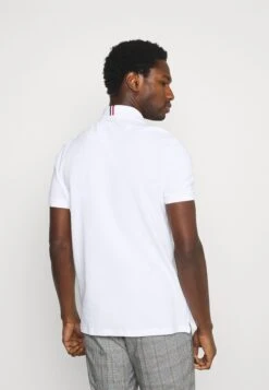 Pier One 2 Pack - Poloshirt - Dark Blue/White -Pier One 8e47454bf3b34aedbe220a203df0544e scaled