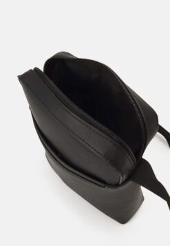 Pier One Schoudertas - Black -Pier One 8fa71f28a06d49cc87901cdc65bc9dd8 scaled