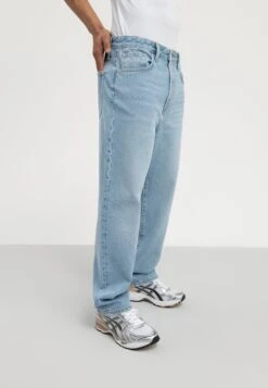Pier One Relaxed Fit Jeans - Light Blue Denim -Pier One 9227184b76c24bd287ce53d34bd47f95 scaled