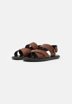 Pier One Unisex - Sandalen - Cognac 11 Pier One Unisex - Sandalen - Cognac -Pier One 93d59b6c78964396a0134fb24776a5f7 scaled