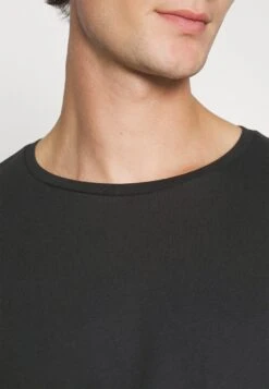 Pier One 2 Pack - Longsleeve - Black/Khaki 11 Pier One 2 Pack - Longsleeve - Black/Khaki -Pier One 9738d7a40e2d43ecbbab45cbd3bc692f scaled