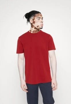 Pier One 5 Pack - T-Shirt Basic - Dark Blue/White/Red -Pier One a3ed67327c0a4dada0e6938404439ea9 scaled