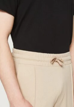 Pier One Shorts - Tan -Pier One a86015b1aadc43d9a64cdca0f1e87703 scaled