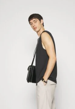 Pier One 2 Pack - Top - Black -Pier One b077392c86a34f3db2224fe4d3f5789f scaled