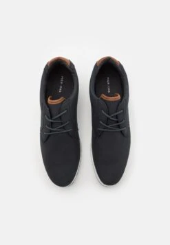 Pier One Sportieve Veterschoenen - Dark Blue/White 9 Pier One Sportieve Veterschoenen - Dark Blue/White -Pier One b1d0e668f2b548d880dbbe0bba984a2b scaled