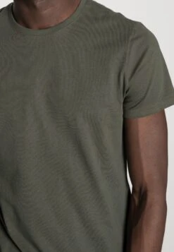 Pier One 3 Pack - T-Shirt Basic - Black/Grey/Green 13 Pier One 3 Pack - T-Shirt Basic - Black/Grey/Green -Pier One ba2abdb3c78c4a8bb5a16ee701db5a1d scaled