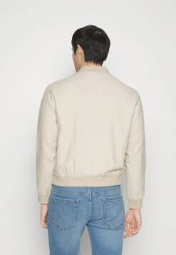 Pier One Bomberjacks - Beige 7 Pier One Bomberjacks - Beige -Pier One ba865374a5974ac187bf6ede3af27cf5 scaled