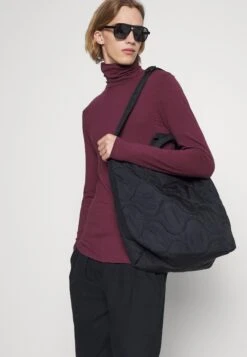 Pier One 2 Pack - Longsleeve - Bordeaux/Dark Blue 11 Pier One 2 Pack - Longsleeve - Bordeaux/Dark Blue -Pier One d2615e04deb9419db6c41a5fcc3d6b1a scaled