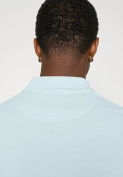 Pier One 3 Pack - Poloshirt - Light Blue/Blue/Dark Blue -Pier One dc8d7078be0349f2a66422bd4f6d92ae scaled