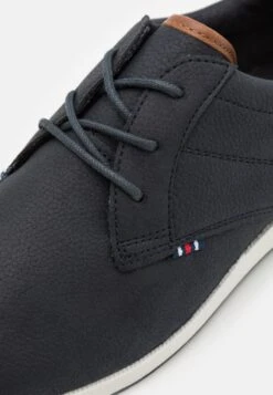 Pier One Sportieve Veterschoenen - Dark Blue/White 11 Pier One Sportieve Veterschoenen - Dark Blue/White -Pier One dff75f48d15744d2a2c522f733b15946 scaled