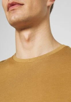 Pier One 5 Pack - T-Shirt Basic - Brown/White/Black -Pier One e6d788f84bb349b1a0ea875ccf85985b scaled