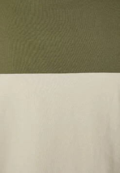 Pier One T-Shirt Print - Khaki/Off-White -Pier One e83e9956ee1a4aabbba823f7c40143d9 scaled