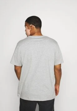 Pier One 5 Pack - T-Shirt Basic - Khaki/Grey/Dark Blue -Pier One ec3697a3377045a681099b809ac45742 scaled