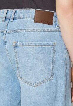 Pier One Distress On Knees - Relaxed Fit Jeans - Light Blue Denim -Pier One ef0878bf5af4400aa54a42825fa794da scaled