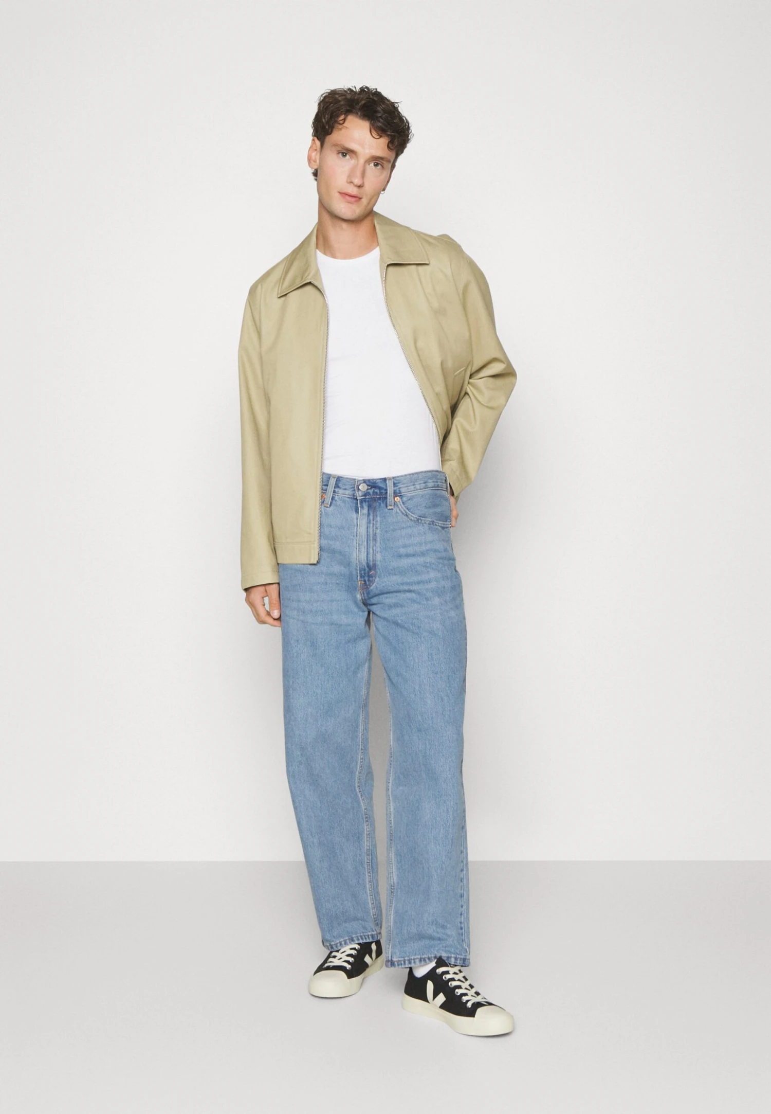 Pier One 3 Pack Muscle Fit- T-Shirt Basic - White 1 Pier One 3 Pack Muscle Fit- T-Shirt Basic - White