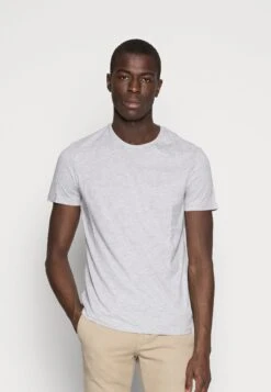 Pier One 5 Pack - T-Shirt Basic - Dark Blue/Grey/Khaki -Pier One fb97d3a70f594235aa02f60b48ba6fae scaled