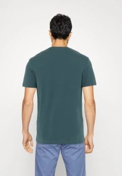 Pier One 5 Pack - T-Shirt Basic - White/Off-White/Lilac -Pier One fb9e5f19fa1d4182b7db953af443e00b scaled