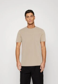 Pier One 7 Pack - T-Shirt Basic - Red/Silver/Royal Blue -Pier One fe39ae75b633479faee55da599b1d865 scaled